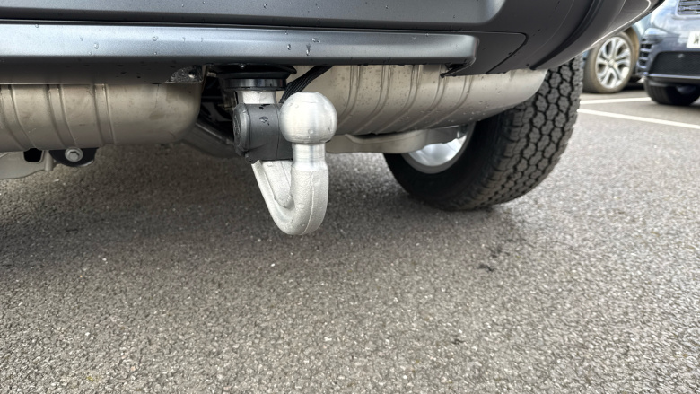 Land Rover Defender 3.0 D250 X-Dynamic SE 90 3dr Auto [6 Seat] Diesel Estate